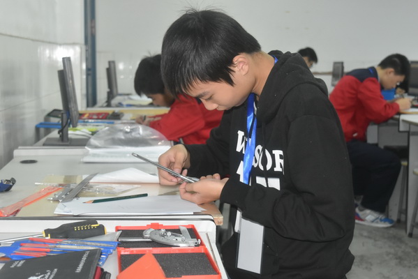 航天學校：全力以赴，精心策劃，嚴密組織，周到服務——我校成功承辦2017年長沙市中等職業學校機械加工類學生技能競賽